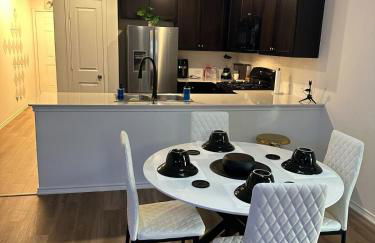 Cozy Stay with Pool Relax with Easy Access to Highway - Foto 37