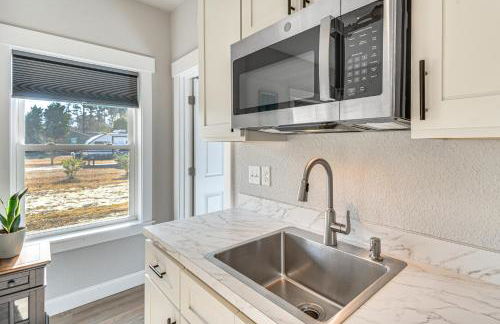 Outer Banks Couples Escape Near Beach and Gardens! - Foto 6