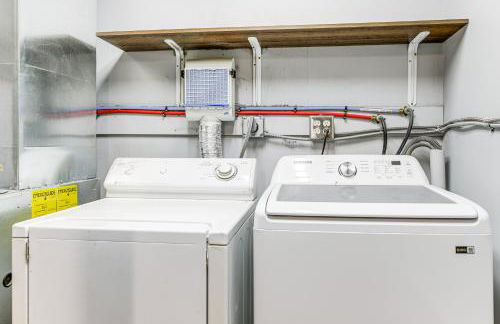 Bring a Pet Historic Downtown Olean Apartment - Foto 20