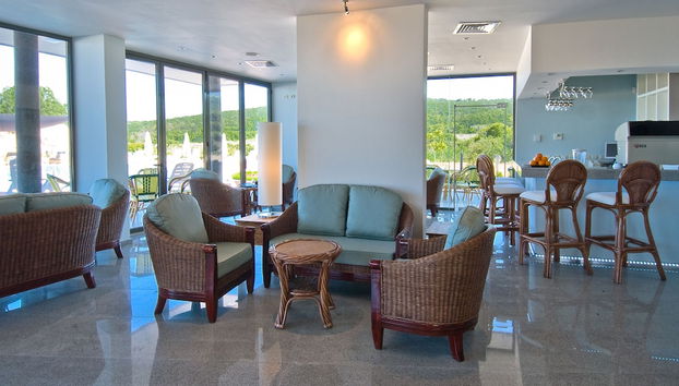 Coin salon dans le hall