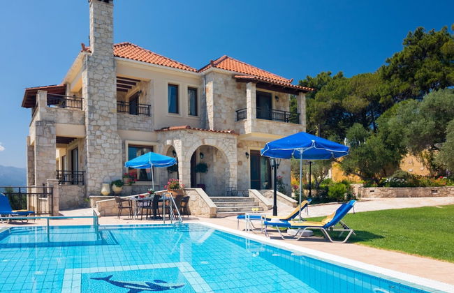 Family Friendly Villa Hermes With Private Pool - Photo 15