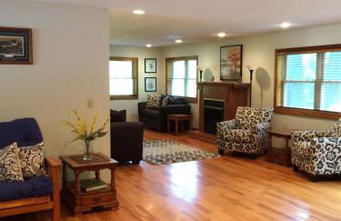 Comfortable Cabin Rental Perfect for an Outdoor Adventure near Elkins, West Virginia - Foto 7