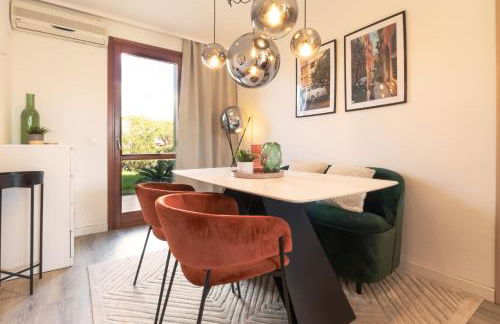 Exclusive Pool Access, 2 floors, Balcony View, Parking - Foto 3