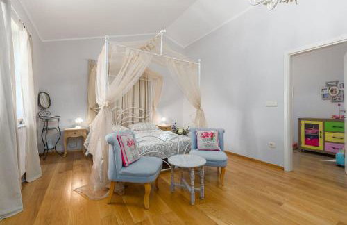 Mediterrane Steinvilla mit beheiztem Privatpool, aromatischen Mittelmeerpflanzen - Foto 18