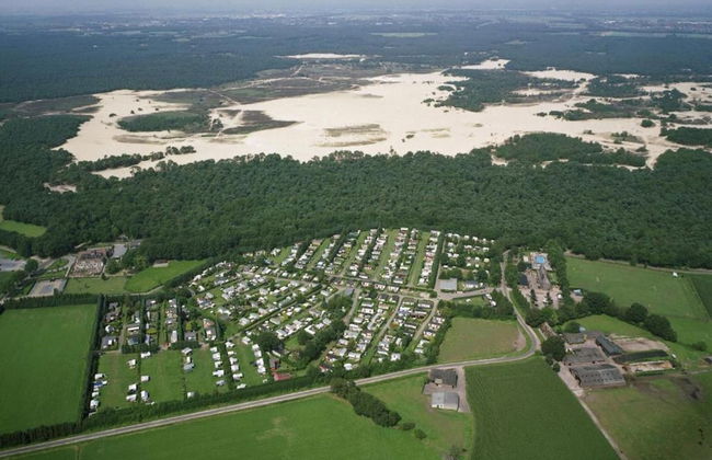 Chalet in Netherlands With Pool & Playground - Foto 38