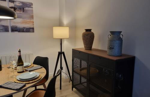 QEhome - confort, parking y cargador EV en el centro de Manresa - Photo 8