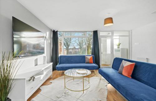 Cosy 3 Bedroom with Free Parking, Garden and Smart TV with Netflix by Yoko Property - Foto 4