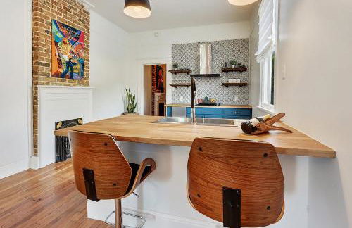 Modern Victorian House With Relaxing Courtyard - Near FQ - Foto 5