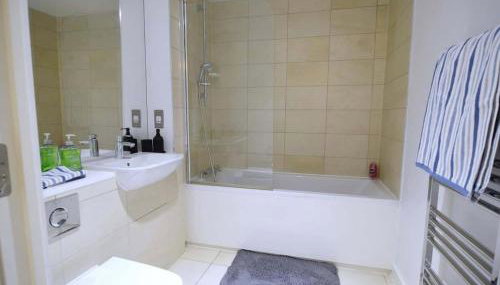 Royal Docks Modern Retreat Eddington Court Sleeps 5 - Foto 2