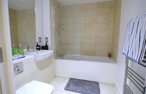 Royal Docks Modern Retreat Eddington Court Sleeps 5 - Foto 2