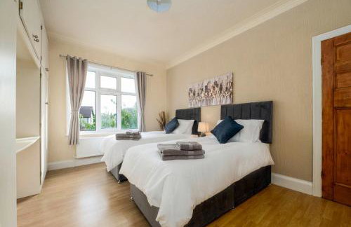 Spacious Apartment - Parking - Sleeps 5 - Foto 10