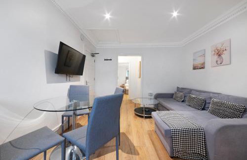 2 Bed Piccadilly Apartment 4 - Photo 3