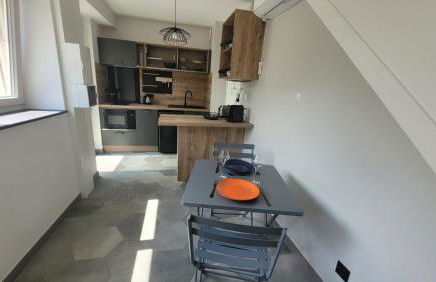 Au pied de la Basilique de Saint Nicolas de port - Foto 1