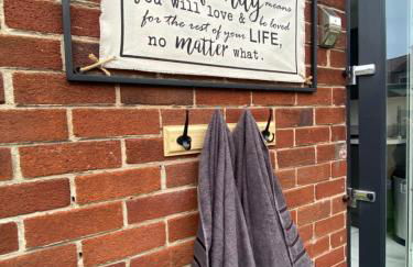 NEW…THE HOTTUB HOUSE BLACKPOOL PLEASURE BEACH - Photo 51