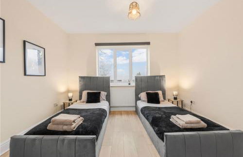 Spacious 6-Bed with Pool Table Desks in every room - Foto 29