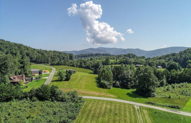 Moosetrax - 3 Bedrooms, 2 Baths, Sleeps 6 Cabin by RedAwning - Photo 17