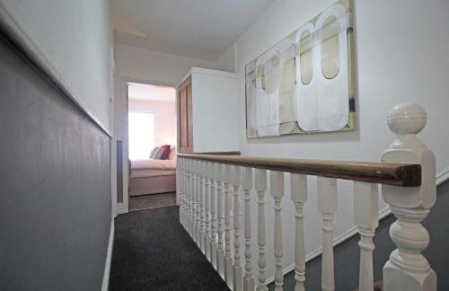 Panton Road - Modern Classic Terrace - Photo 16