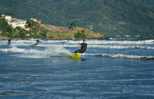 Refúgio dos sonhos - piscina de borda infinita e hidromassagem com vista - Foto 56
