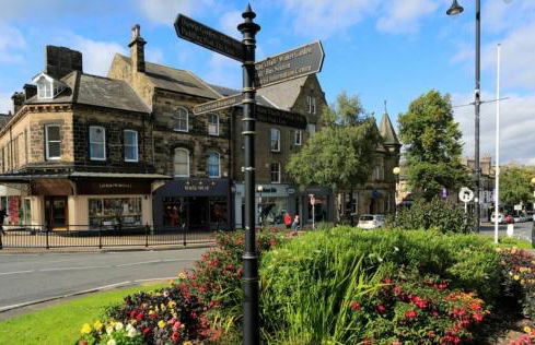 Canalside walks Riddlesden Local to Skipton Ilkley Haworth & Keighley Worth Valley Railway - Foto 51