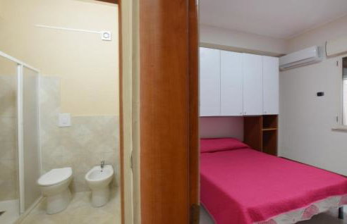 Beautiful Apartment In Palmi With Wifi - Foto 10