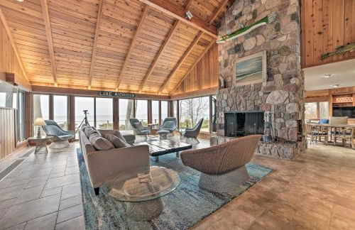 Unwind Fireside, Walk to Water! Lake Michigan Home - Foto 1