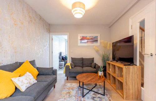 New, modern 4 bed, 3 bath house ,free parking - Foto 30