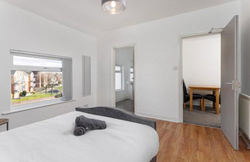 Flatzy - Sleeps 16 Near Football Ground & Ping Pong Table - Foto 31