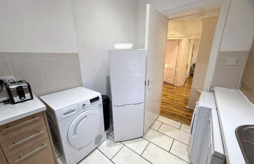 Stylish 2-Bedroom Apartment in Maida Vale near Little Venice & Paddington by NourNest Apartments - Foto 21