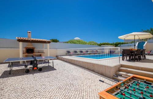 Villa Casa Castelo - Refúgio com piscina aquecível e BBQ na Galé, Albufeira - Foto 14