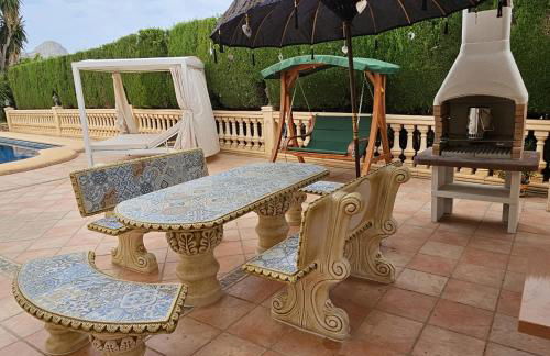 Luxury Villa - pool, hot tub, aircon, TVs, home cinema, office, Gbit Internet, sports equipment - Foto 12