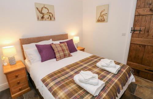 Potters Barn - Photo 13