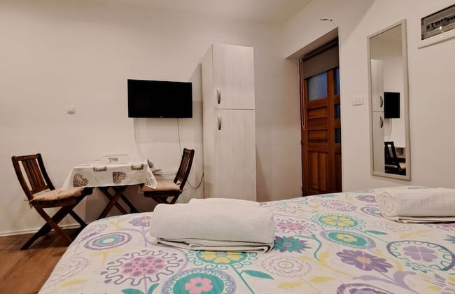 Studio Leo Apartment - Photo 2