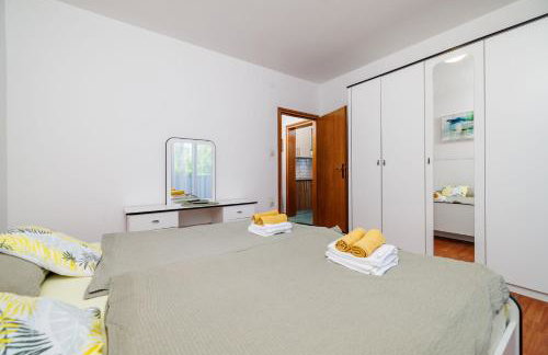 Apartments By the sea in Lopar - Photo 65