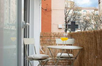 Duerme junto a la Plaza de Toros de Granada. - Foto 26