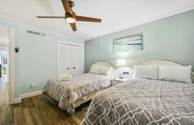 Regency Towers by Book That Condo - Foto 13