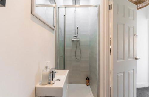 The SPACE Large House In Afan Forest Bike Park By STAE-Homes - Photo 27