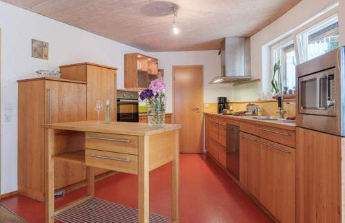 Ferienhaus Dornstetten: Sonniges Design Haus: Kamin, Sauna, Hot Pot, Zaun - Foto 8