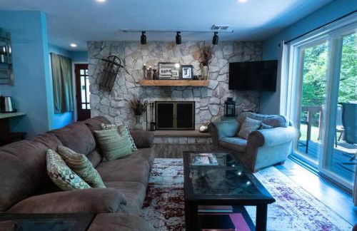 Spacious Catskills Home with Covered Hot Tub - Foto 2