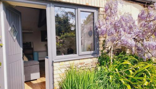 Forge Cottage, Cosy Couples Retreat in the Devon Countryside, Indoor Pool, Tennis Court and Tarka Trail Access - Foto 2