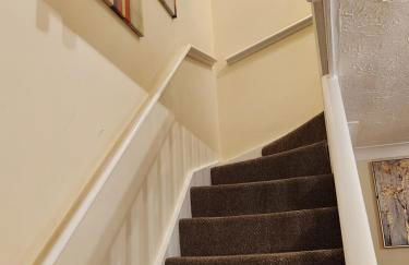 Captivating 3-Bed House in Kent - Photo 25