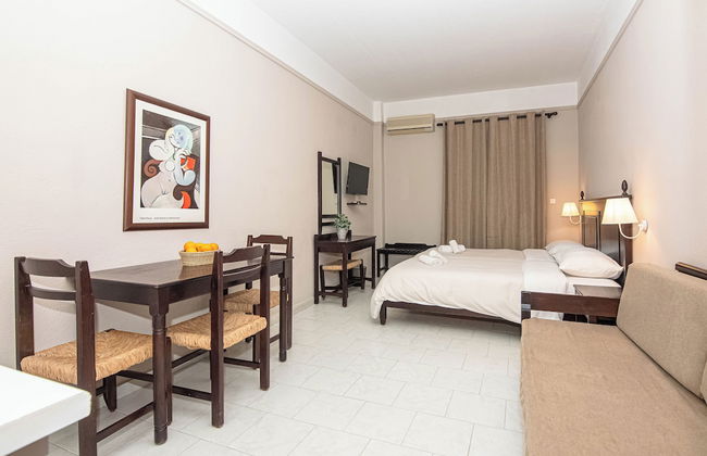 Talos Hotel Apartments - Photo 12