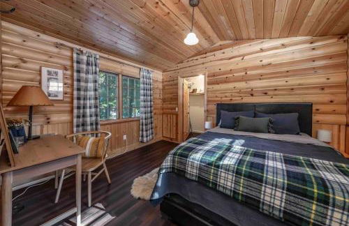 The Cedar House Prime Spot Kayaks & Cool AC - Photo 21