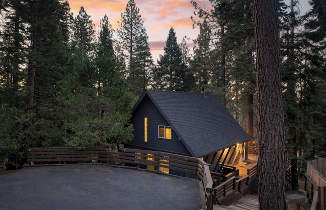 Washoe Way by Avantstay Luxury Tahoe Retreat A+ Location w/ Beach Access - Photo 38