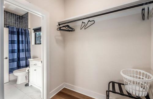 Rooftop Patio, Hot Tub and Games City Escape - Foto 9