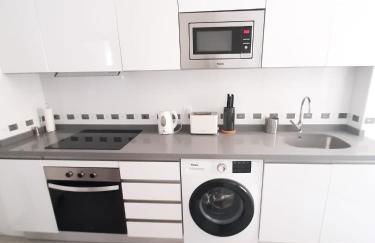 ✾ DV Properties Central Apartment #P4H2 ✾ - Photo 2