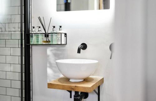 Stylish modern apartment near the city centre with nearby off-road parking - Foto 25