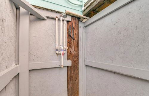 Steps to Sea! Crystal Beach Home with Furnished Deck - Foto 23