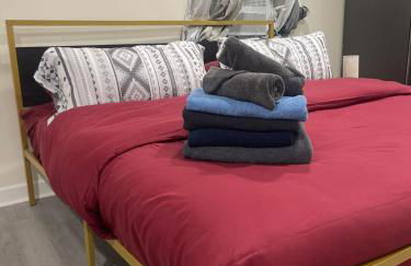 New 4 Apts-198-3 Bed Apt 1st Floor & 3 Bed Apt 2nd Floor - 1 Bed Studio Apt Ground Floor & 1 Bed Studio Apt Ground Floor near Penn Station EWR Newark NJ Airport Hospital Manhattan NYC - Foto 1