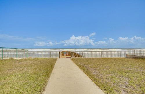 Walk to the Beach! New Smyrna Hideaway with Patio - Foto 24