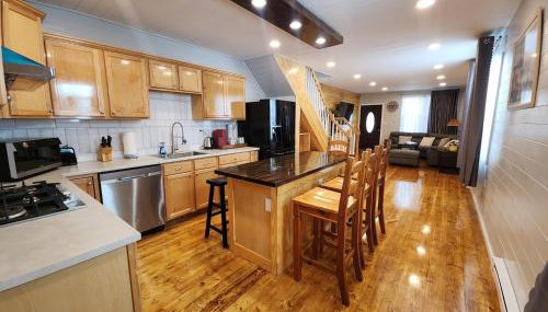 Nestled Away- Comfortable 3BDRM, Central Location - Foto 3